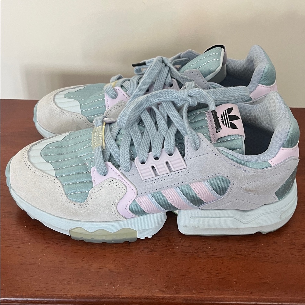 Adidas Women's Pastel Blue Athletic Shoes 9
